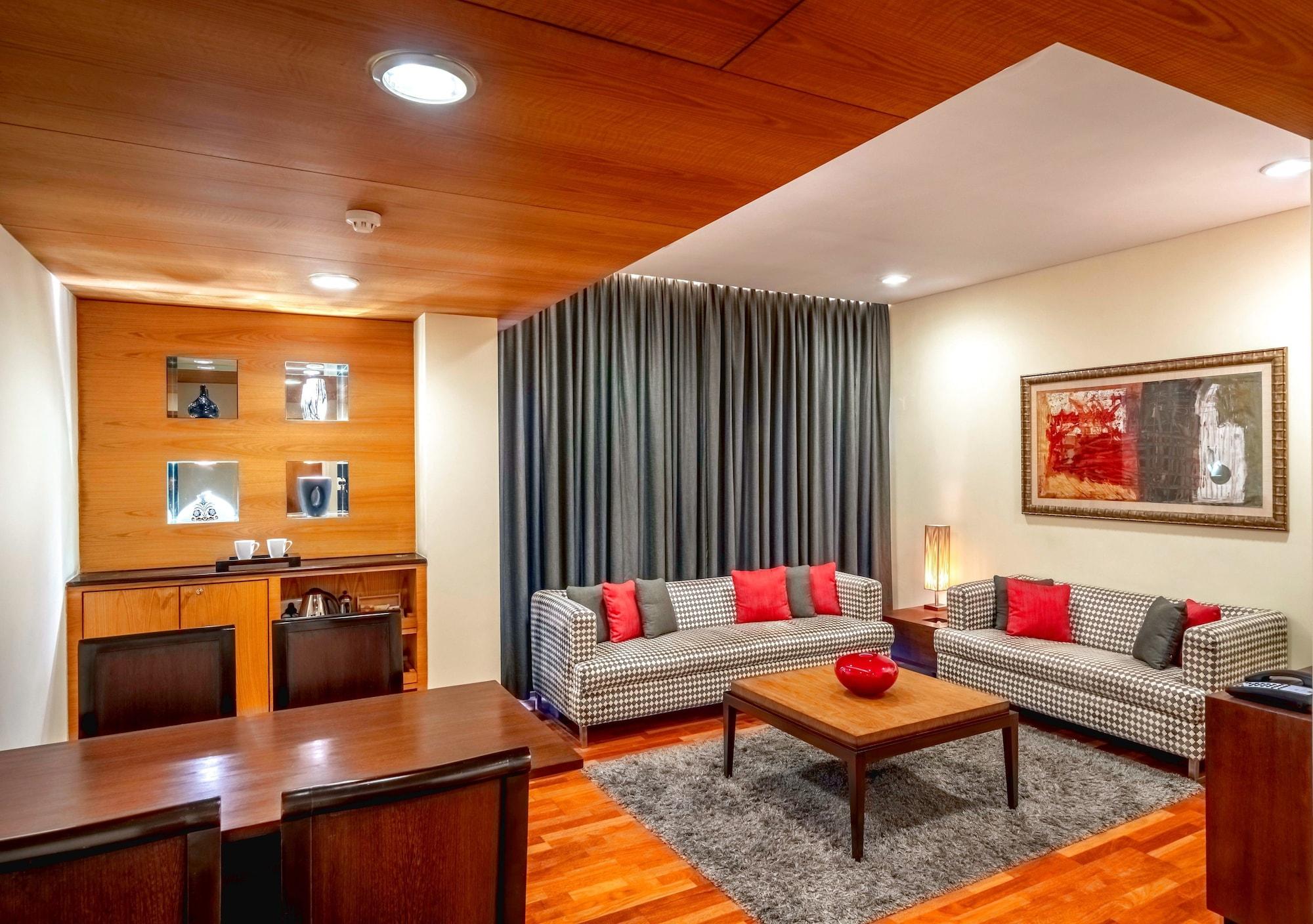 Kenilworth Hotel, Hotel