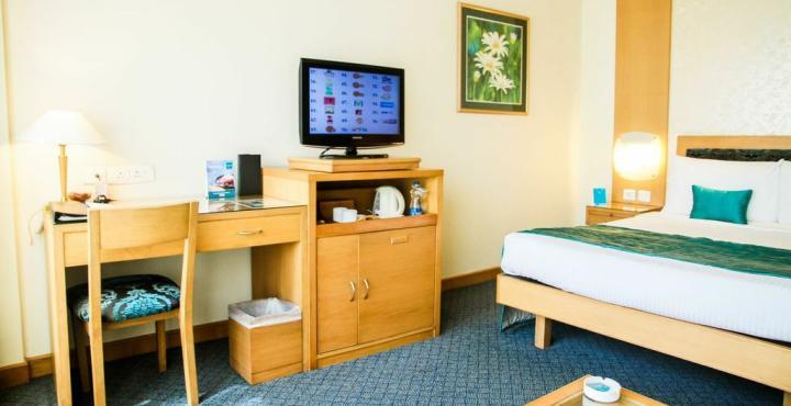 Kenilworth Hotel, Hotel