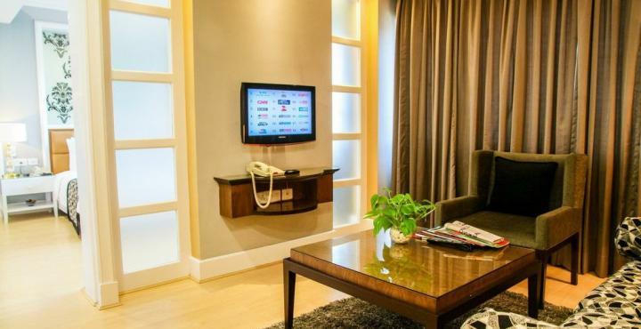 Kenilworth Hotel, Hotel